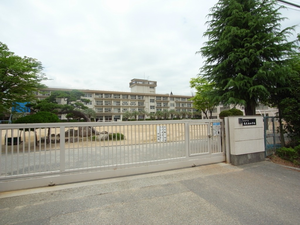 長尾南小学校まで622m (徒歩8分) 写真21