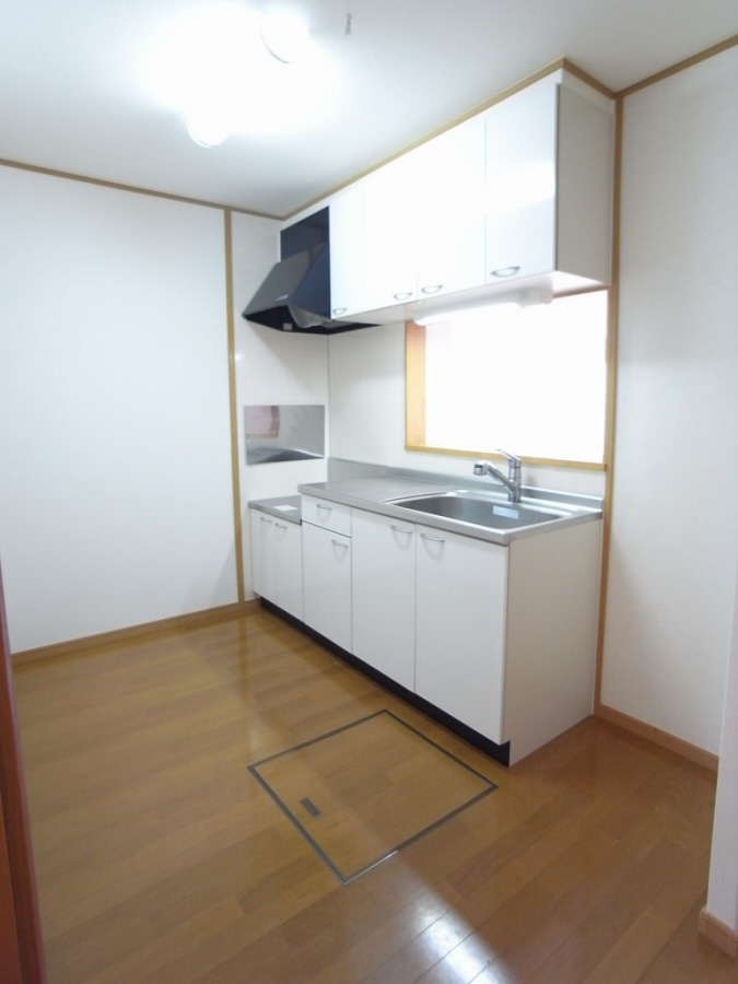 キッチン 別の部屋の写真です。 写真6