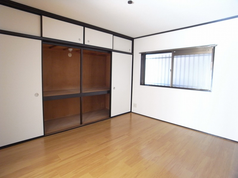 居室 実際は和室です。 写真4