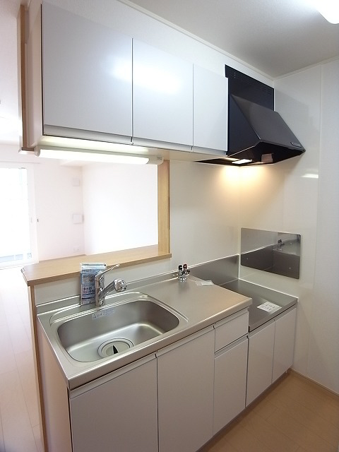 キッチン 別の部屋の写真です。 写真2