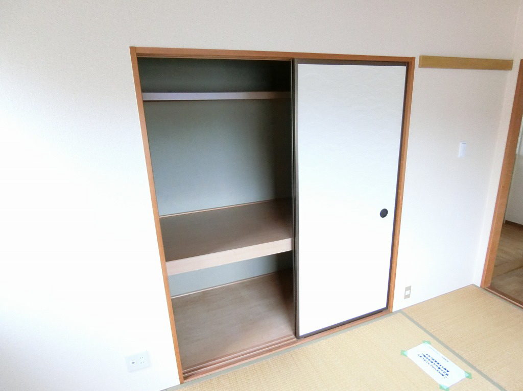 収納 ※別の部屋の写真です。 写真9