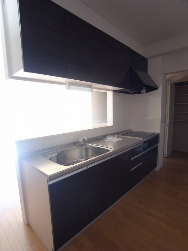 キッチン 作業スペースが広々キッチン 写真3