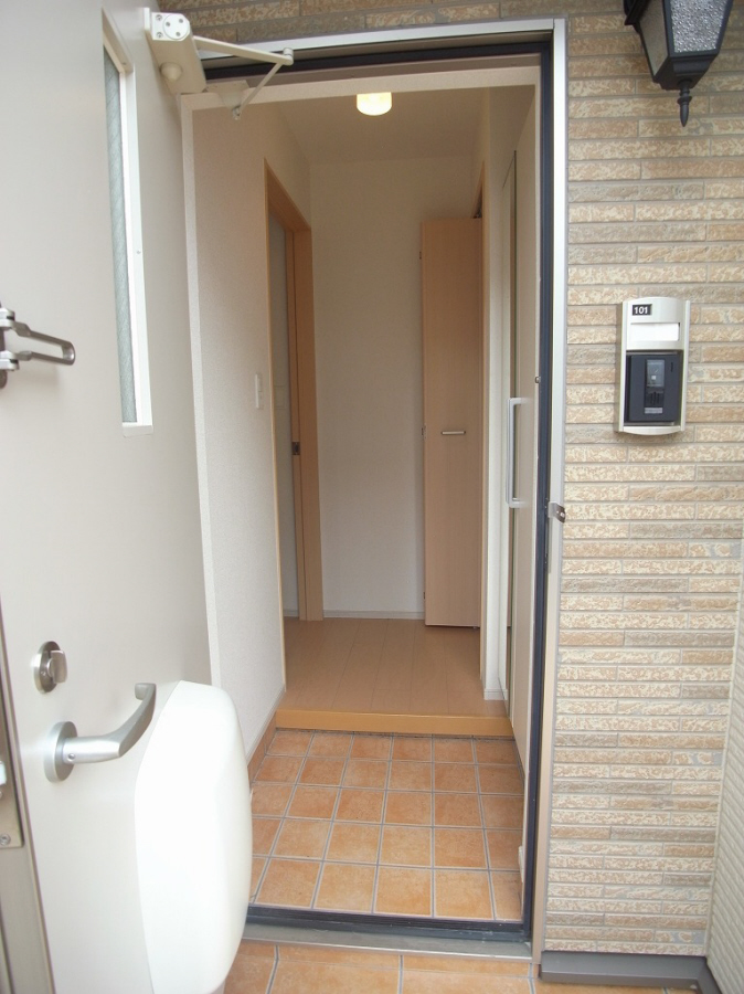 玄関 別の部屋の写真です。 写真7