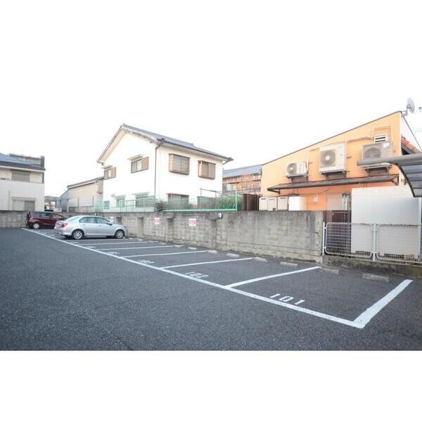 駐車場 写真5