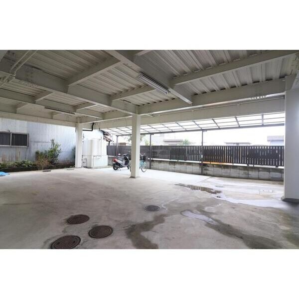 駐車場 写真13