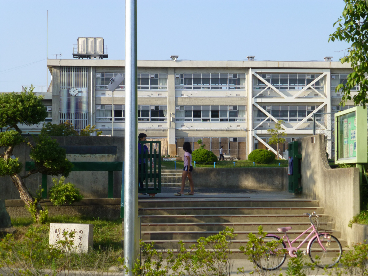 山の辺小学校まで1140m (徒歩15分) 写真21