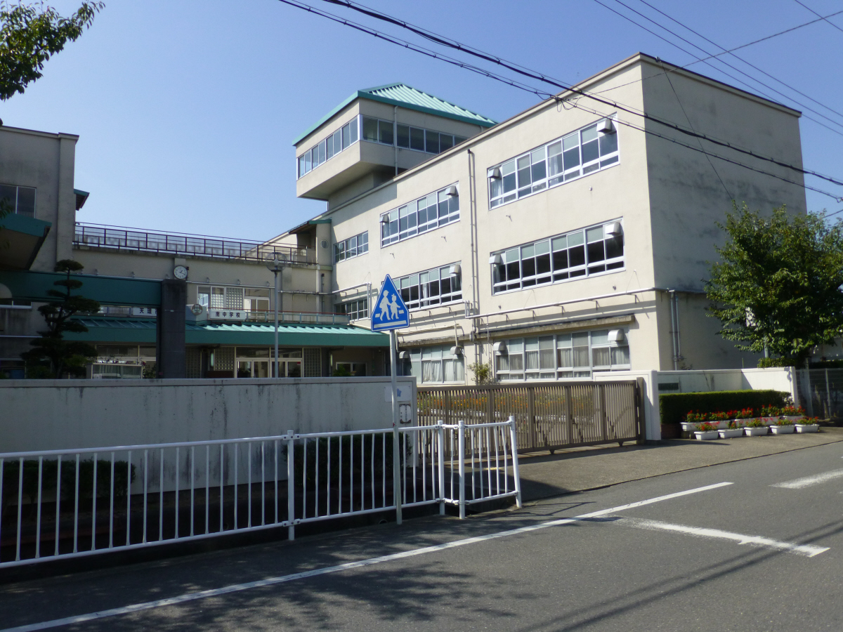 南中学校まで997m (徒歩13分) 写真22