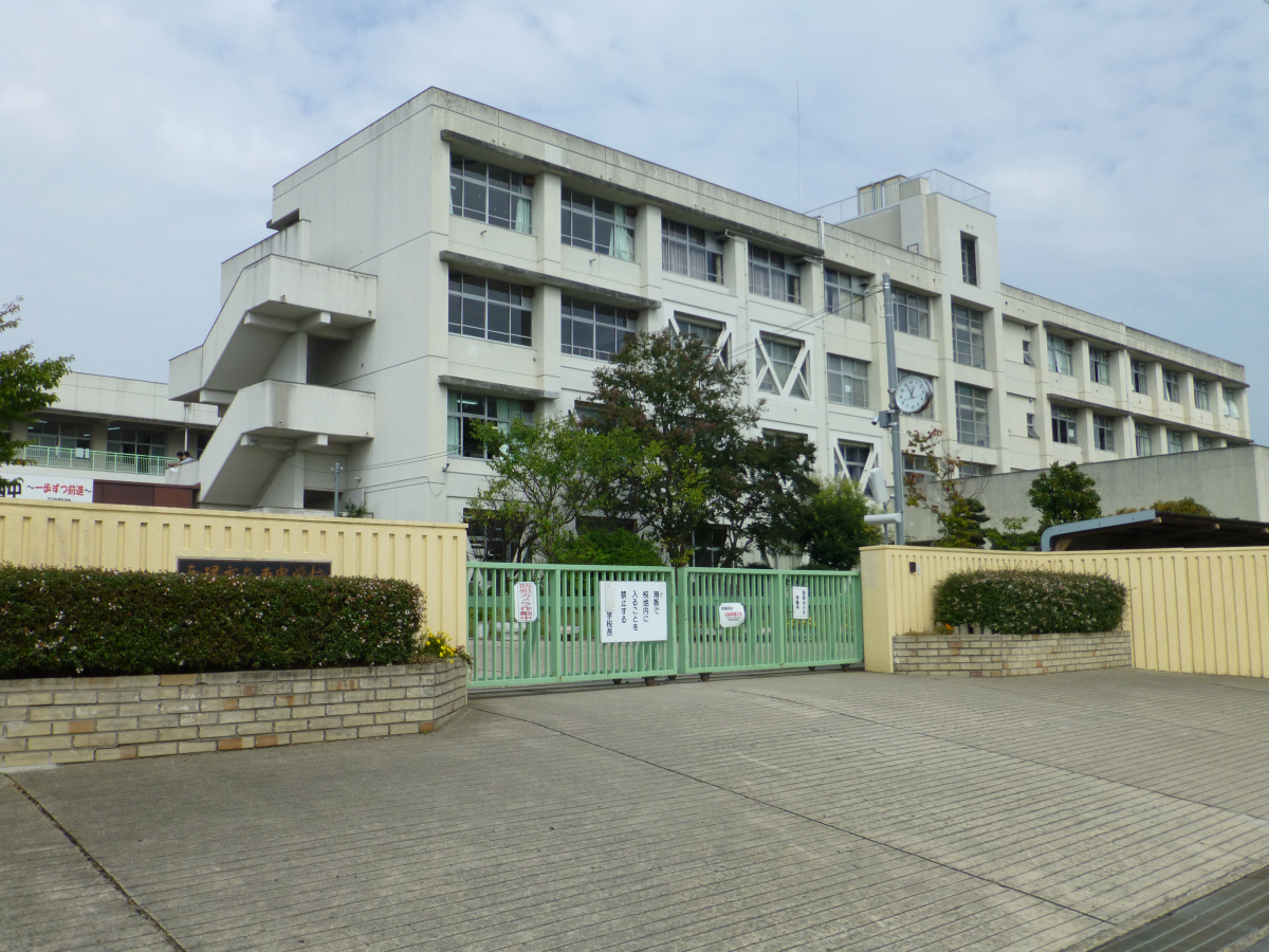 西中学校まで400m (徒歩5分) 写真22