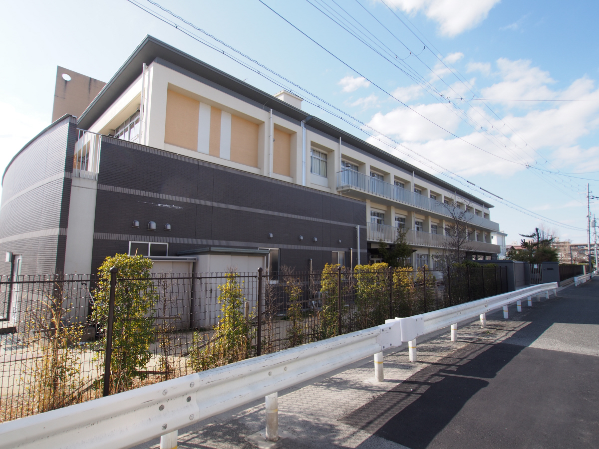 済美小学校まで610m (徒歩8分) 写真21