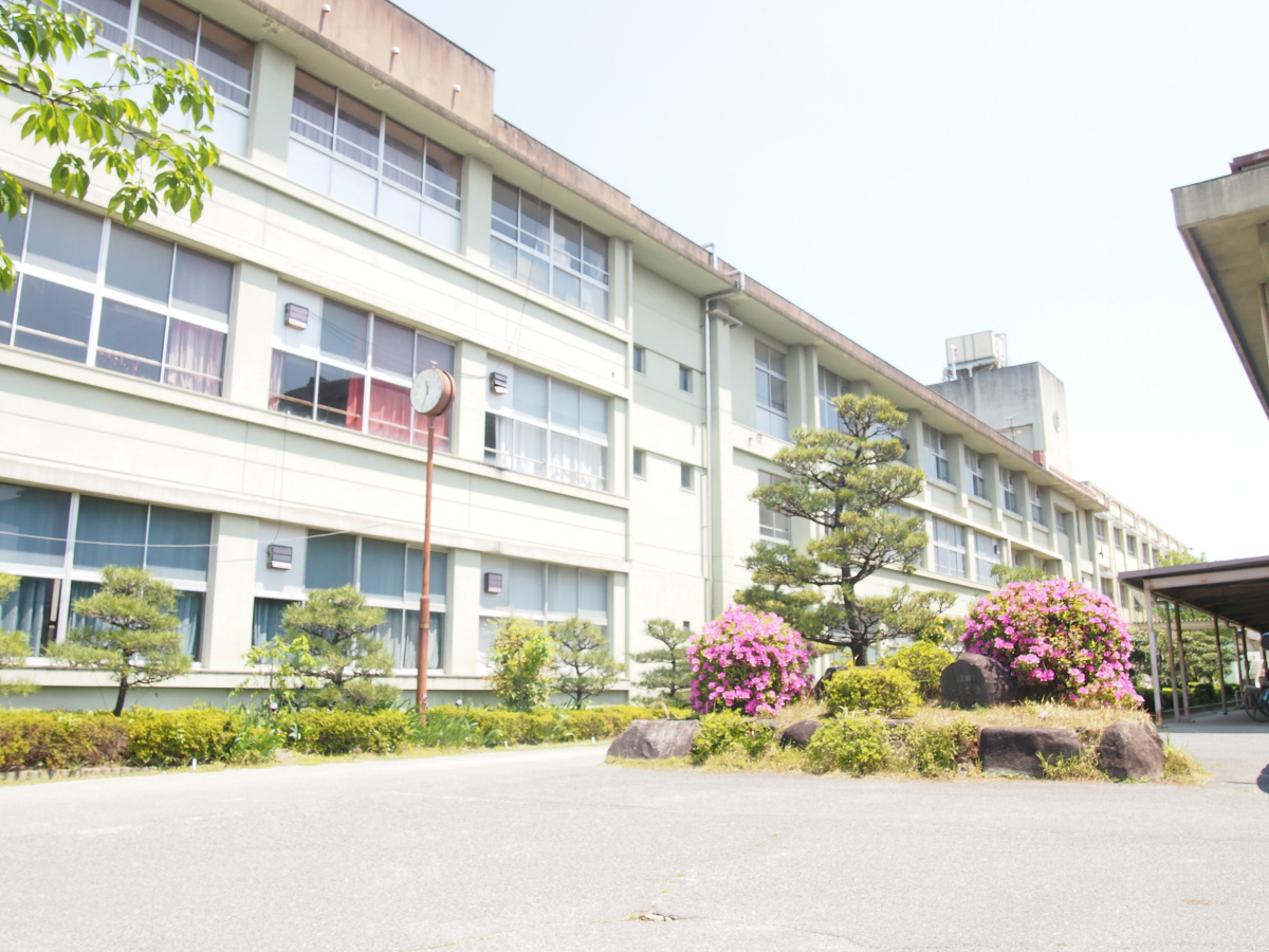 都南中学校まで3100m (徒歩39分) 写真22