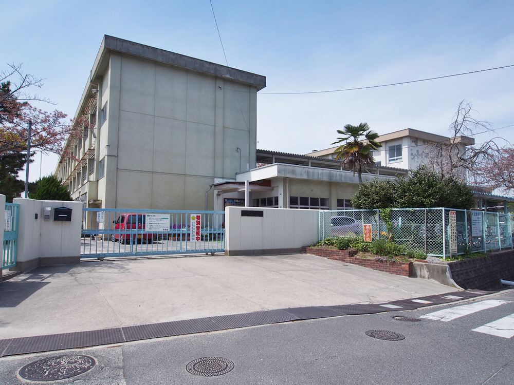 伏見小学校まで160m (徒歩2分) 写真21