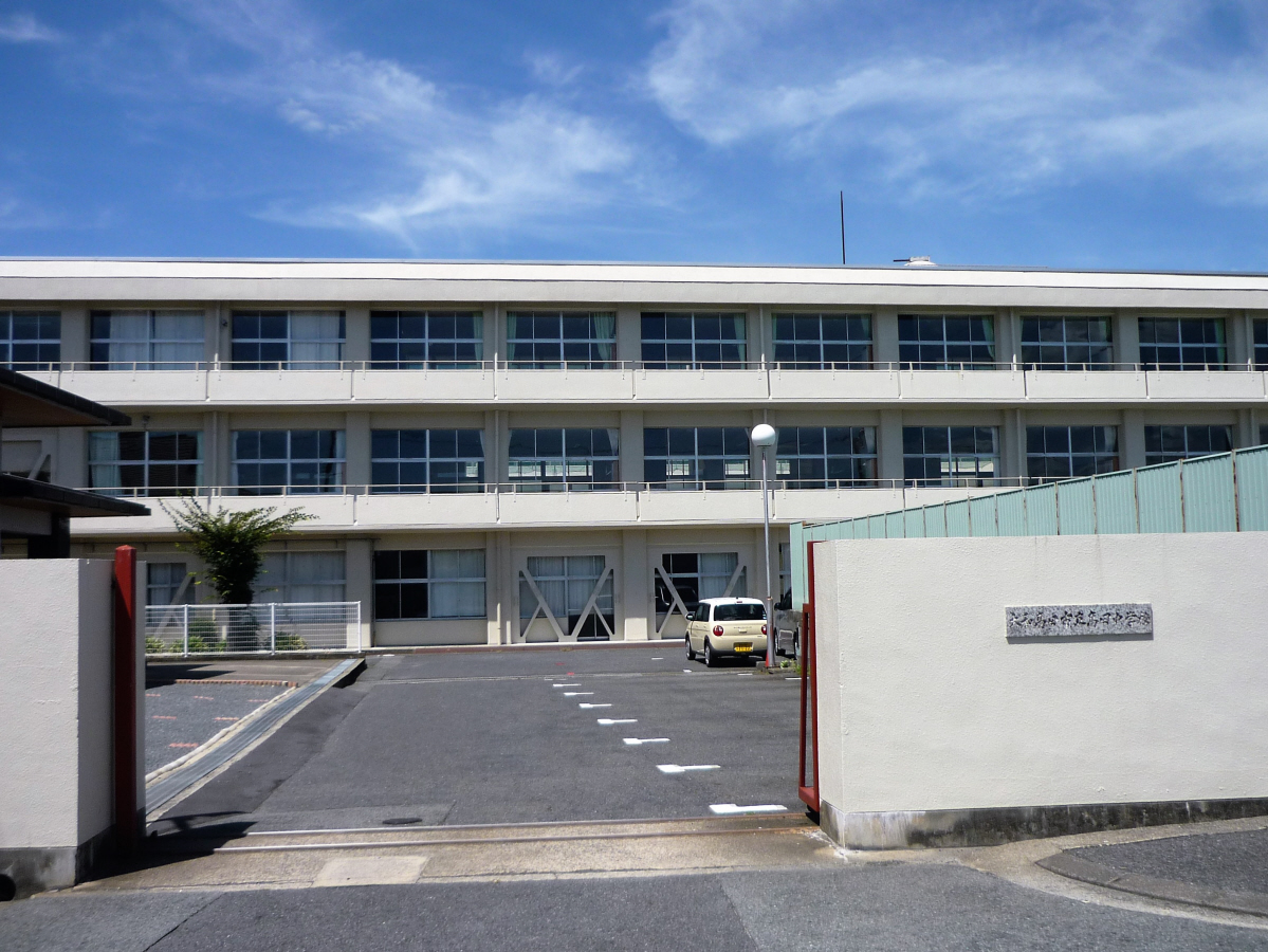 高田中学校まで373m (徒歩5分) 写真22