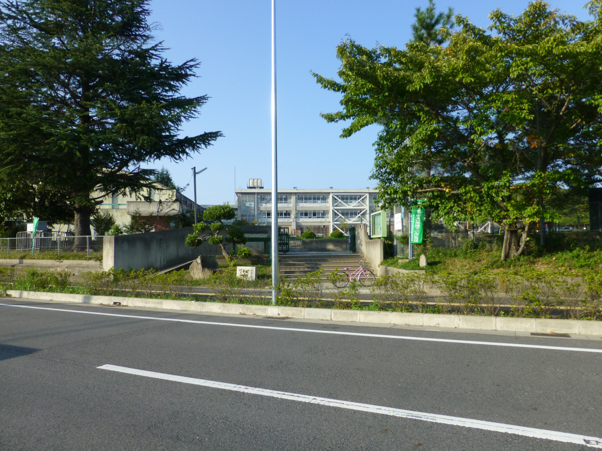 山の辺小学校まで638m (徒歩8分) 写真21