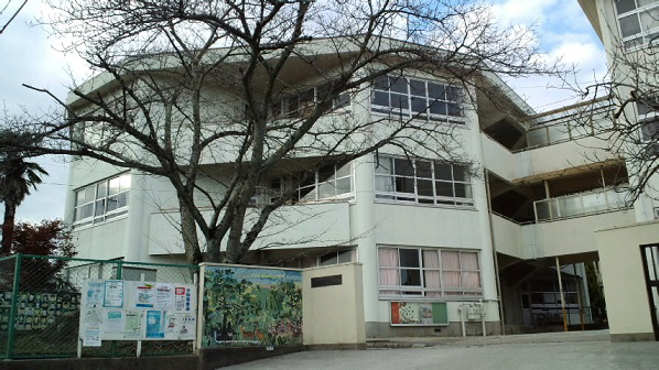 あやめ池小学校まで1041m (徒歩14分) 写真21