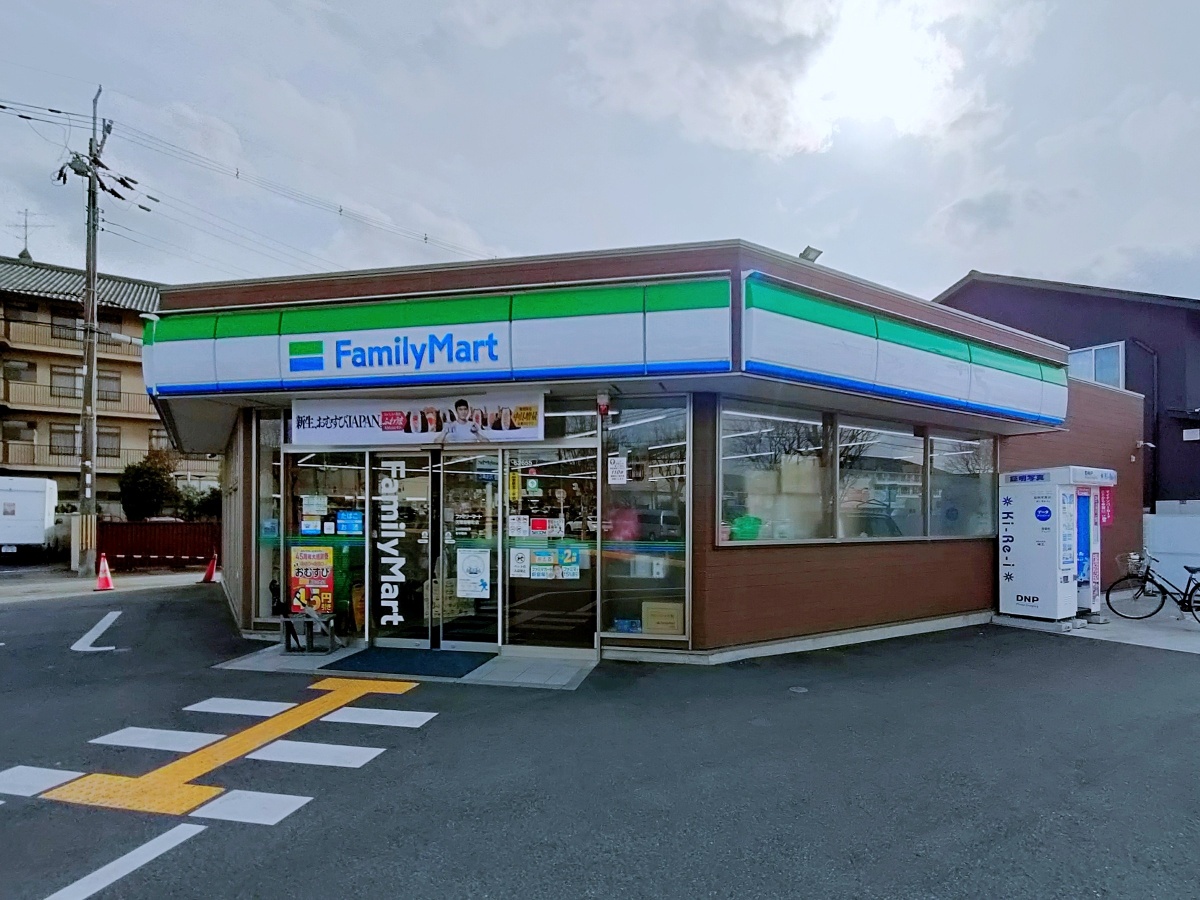 ファミリーマート天理指柳町店まで428m (徒歩6分) 写真25