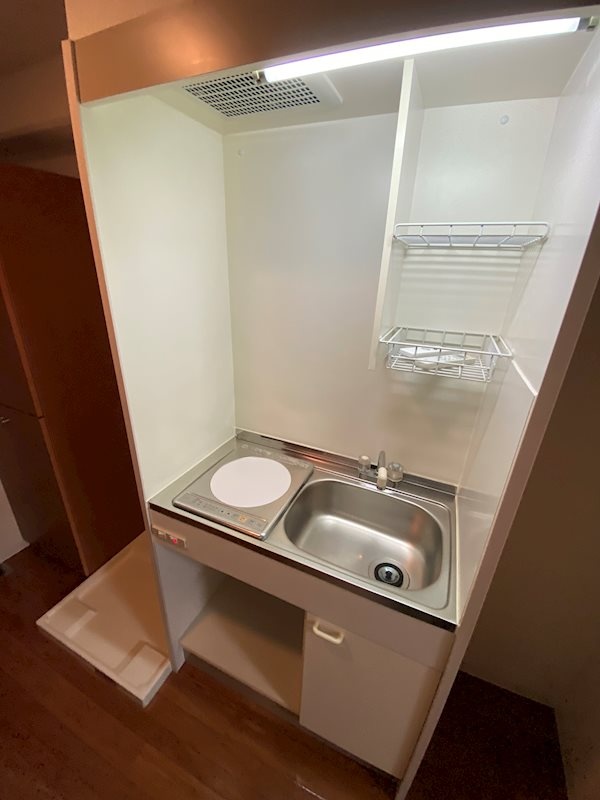 キッチン 別部屋の写真です 写真4