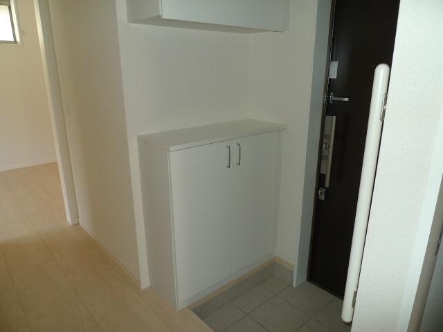 玄関 101号室の写真です 写真8