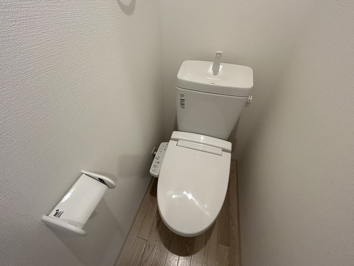 トイレ 406号室(反転)の写真です 写真16