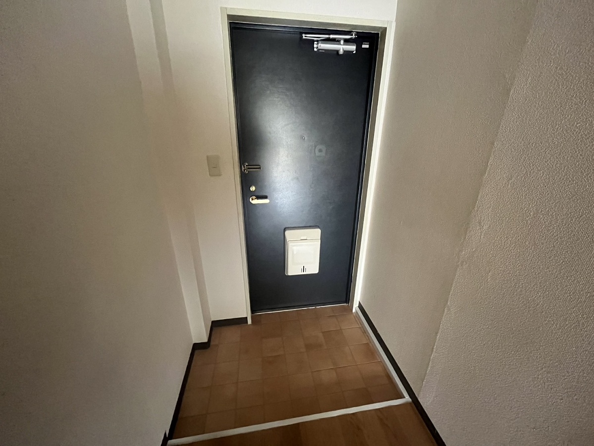 玄関 ※203号室の写真です。 写真14
