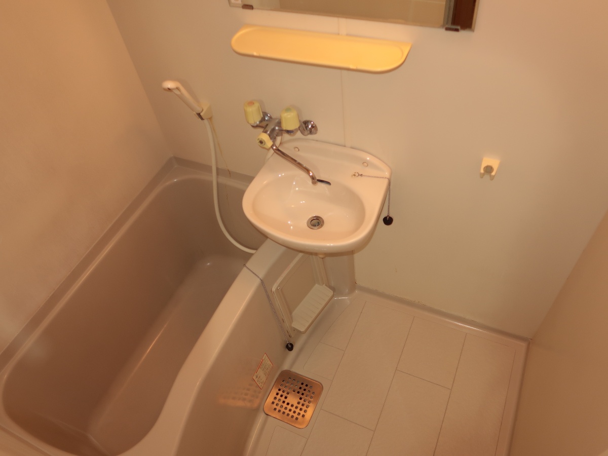 バス 102号室の写真です 写真5