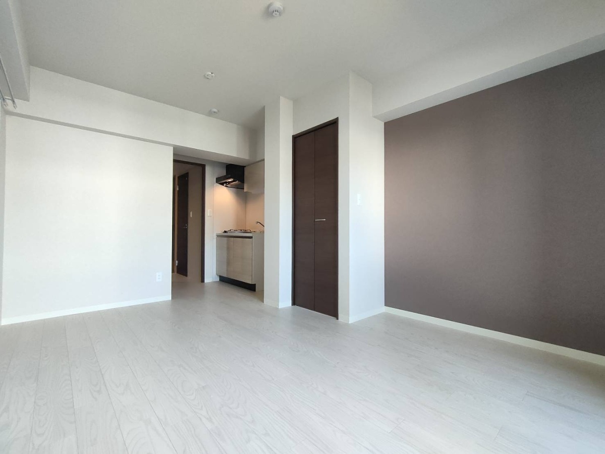 リビング 306号室の写真です 写真3