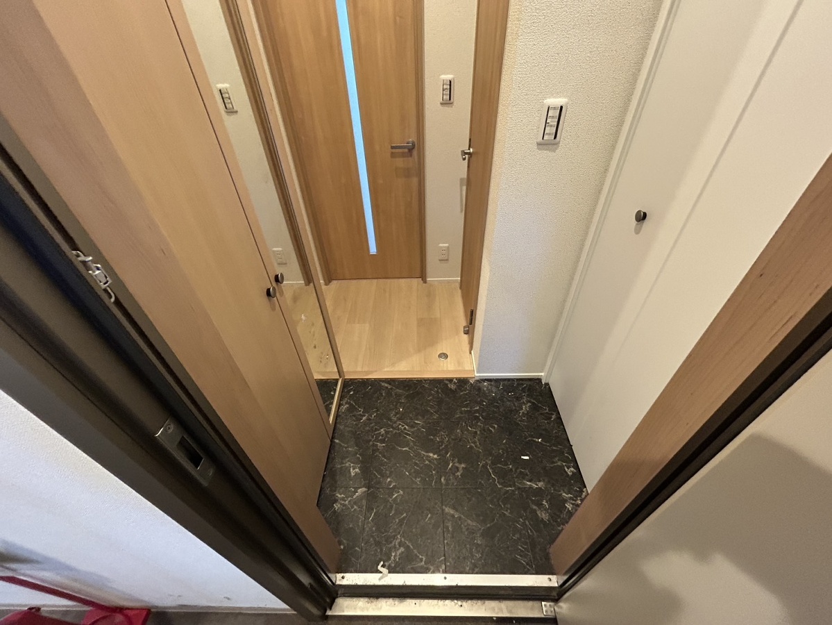 玄関 ※104号室の写真です。 写真11