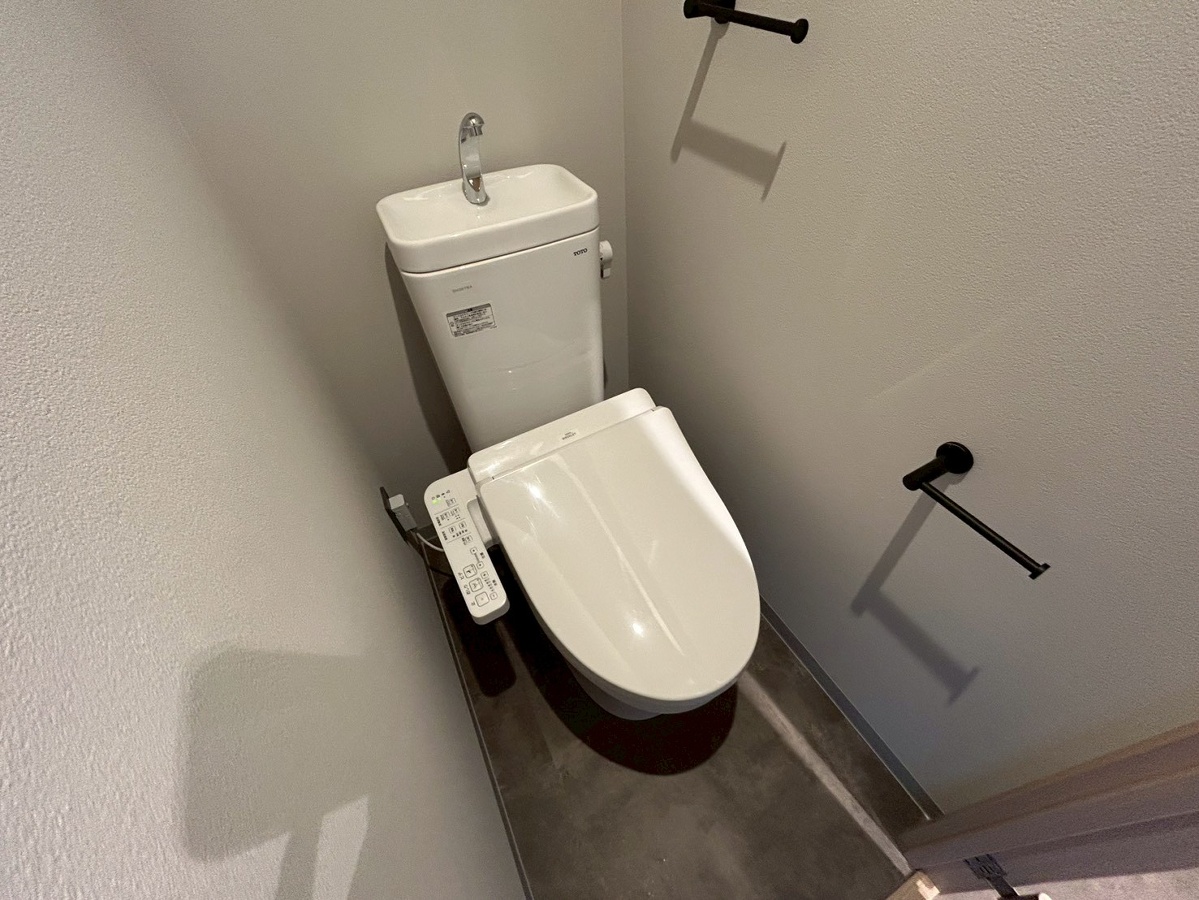 トイレ ※写真は別角部屋 写真17