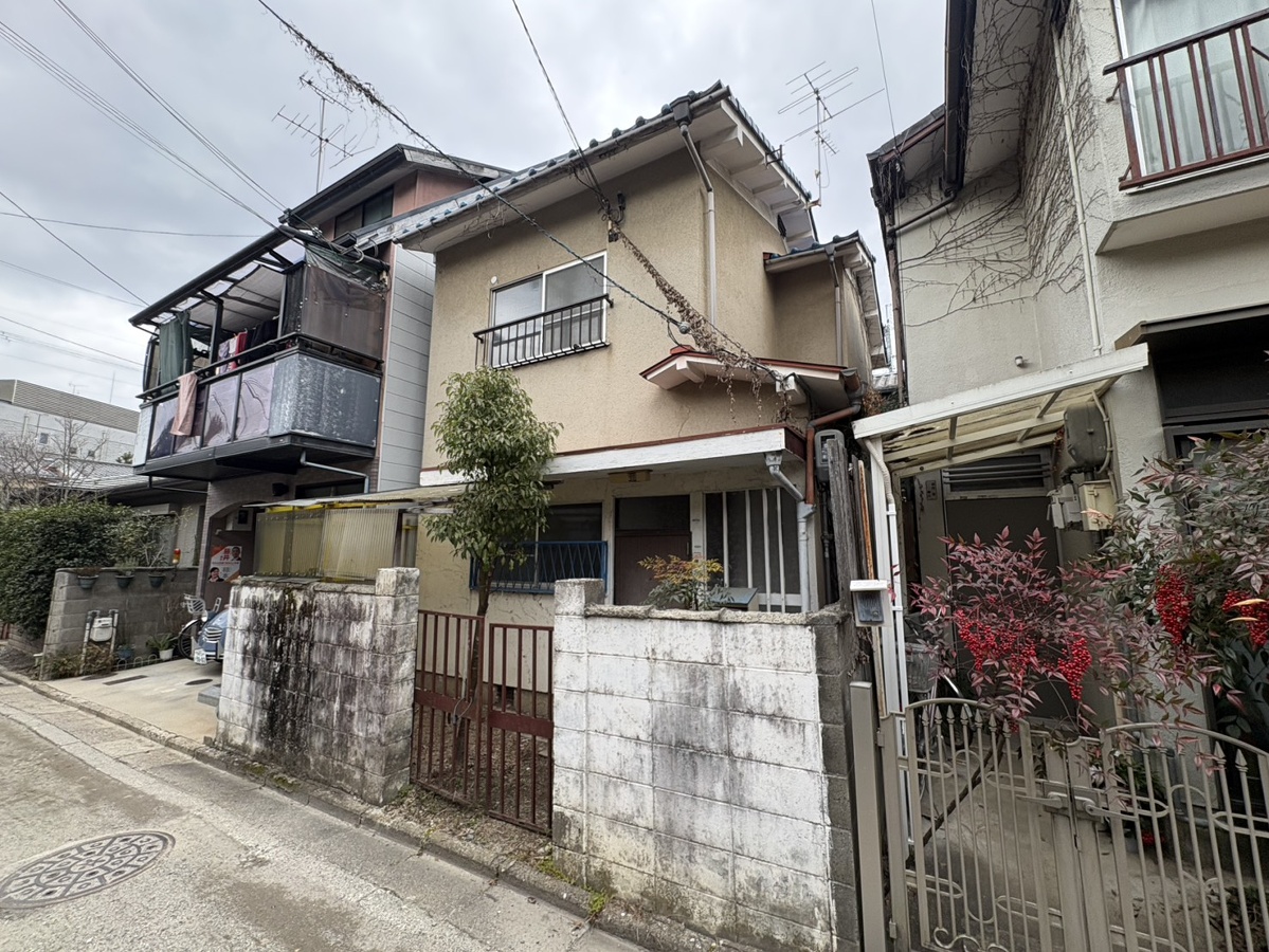 吉田本町4-13 貸家