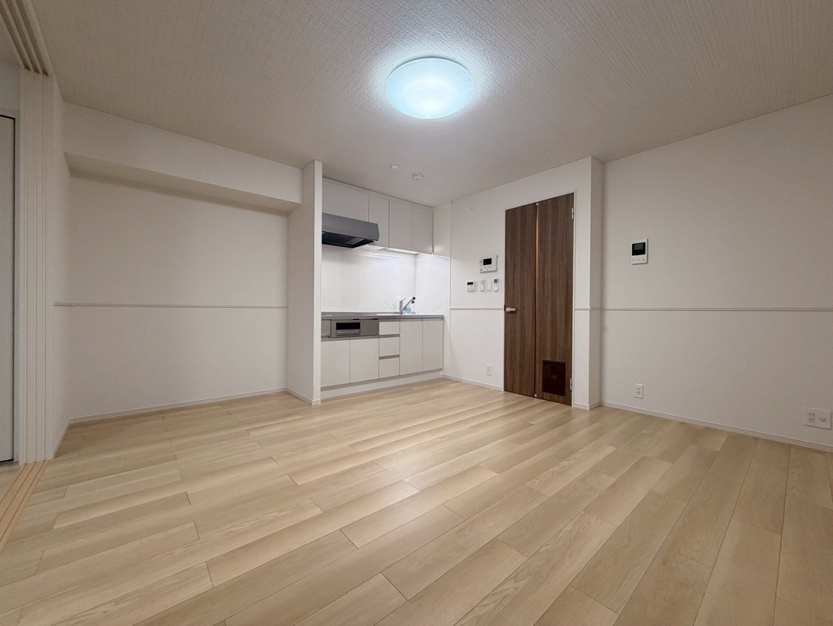 リビング 203号室の写真です 写真2