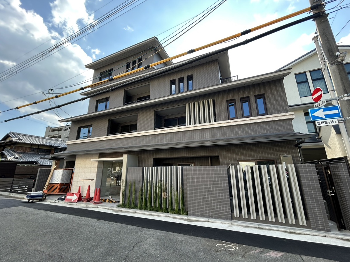 The Residence 御車道