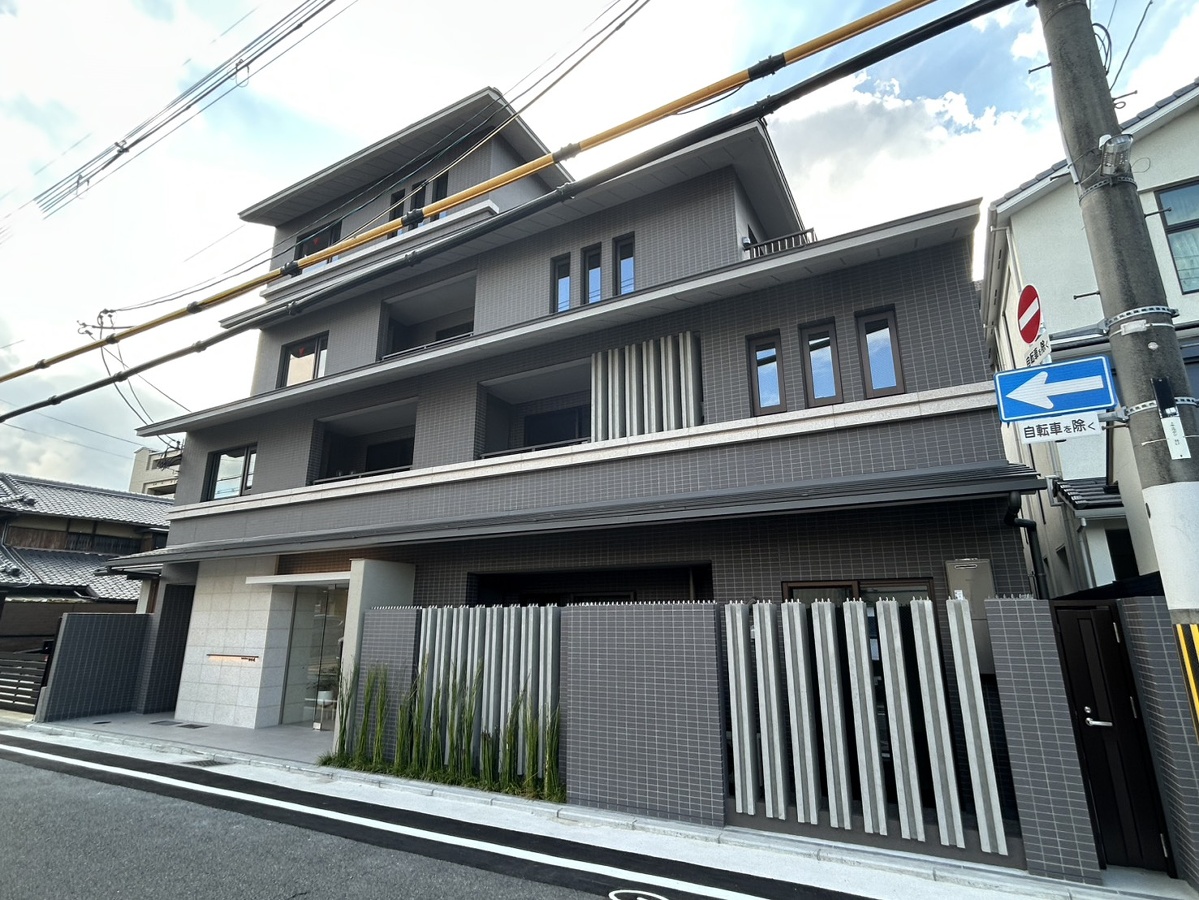 The Residence 御車道
