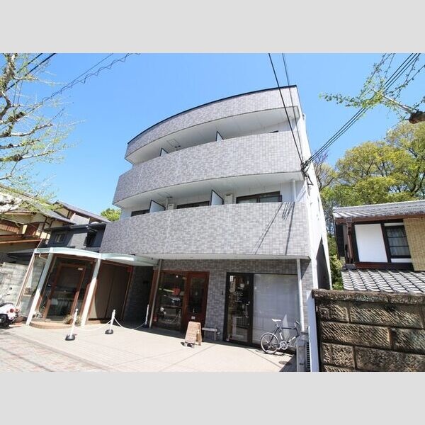 フォーレフジタ