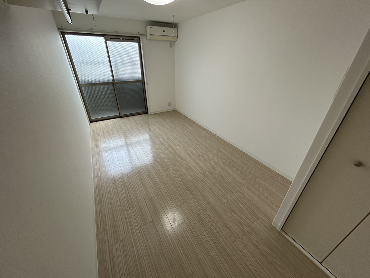 子供部屋 406号室(反転)の写真です 写真8