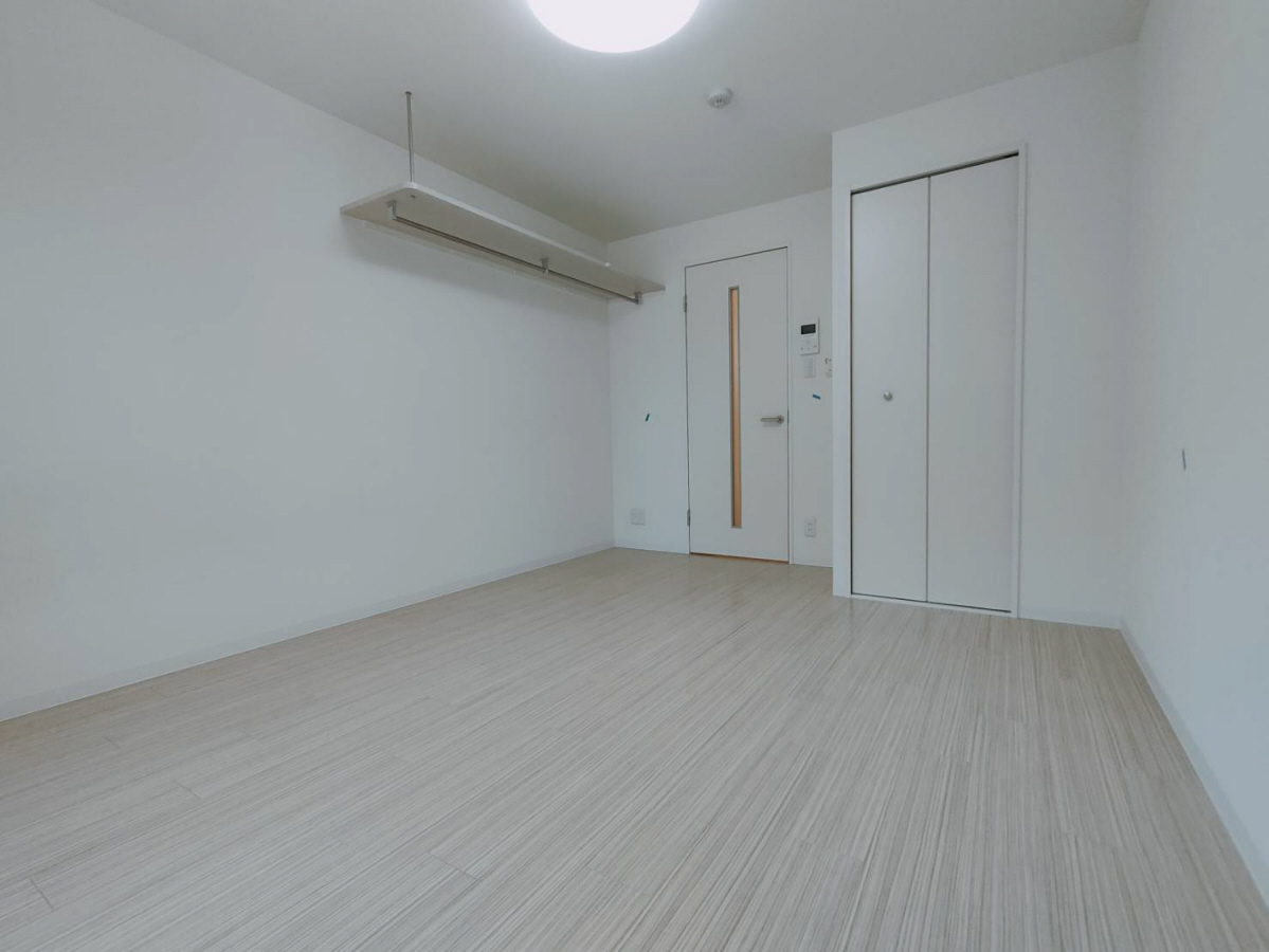 リビング 204号室の写真です 写真3