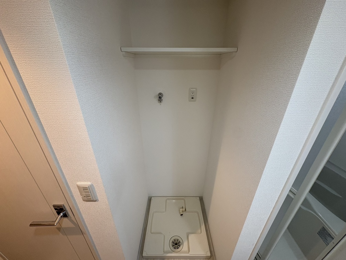 洗面所 404号室(反転)の写真です 写真15