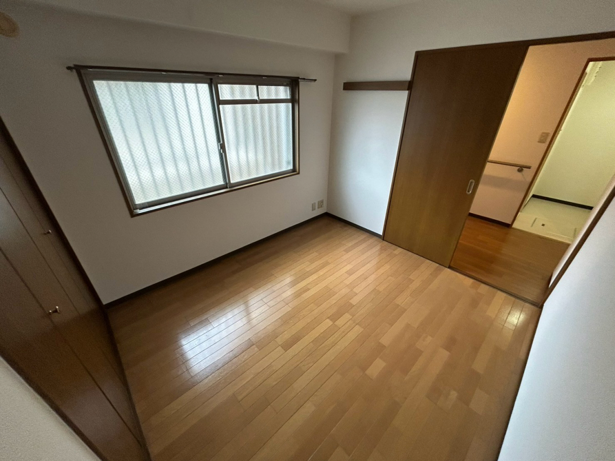 寝室 303号室の写真です 写真8