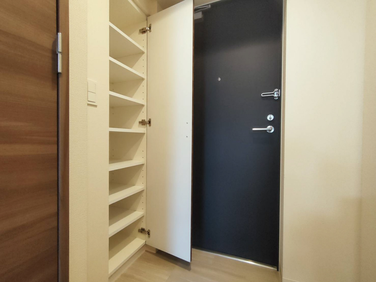 玄関 ※213号室の写真です。 写真9