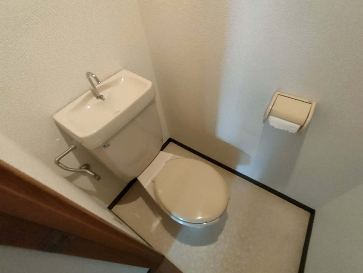 トイレ ※201号室の写真です 写真13