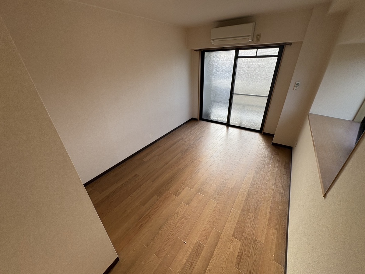 寝室 ※301号室の写真です。 写真7
