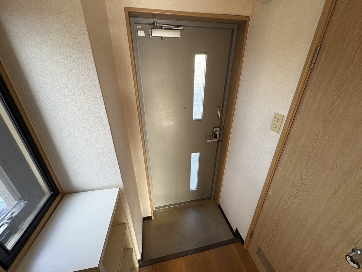 玄関 ※301号室の写真です。 写真13