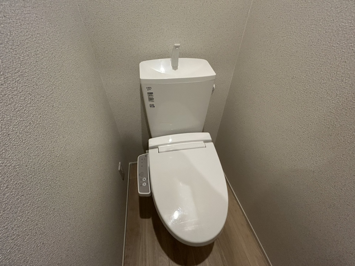 トイレ ※104号室の写真です。 写真17