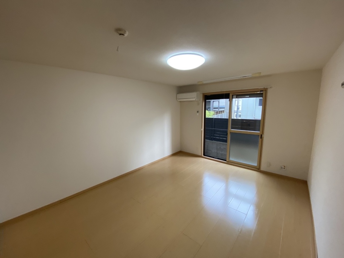 リビング 105号室の写真です 写真3