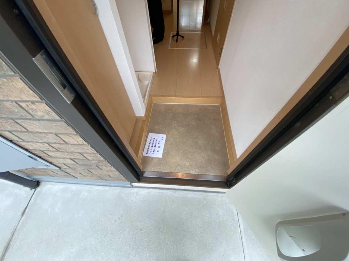 玄関 105号室の写真です 写真8