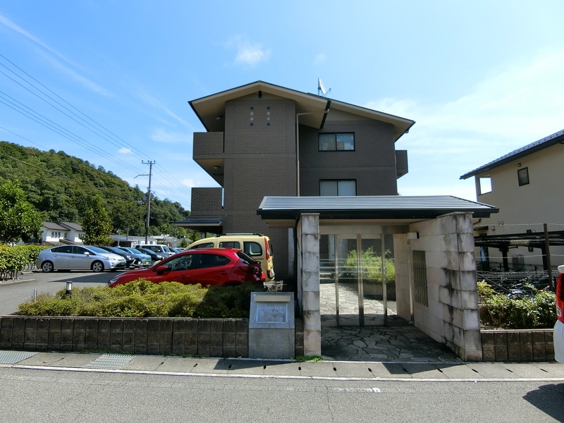 ウィステリア四番館