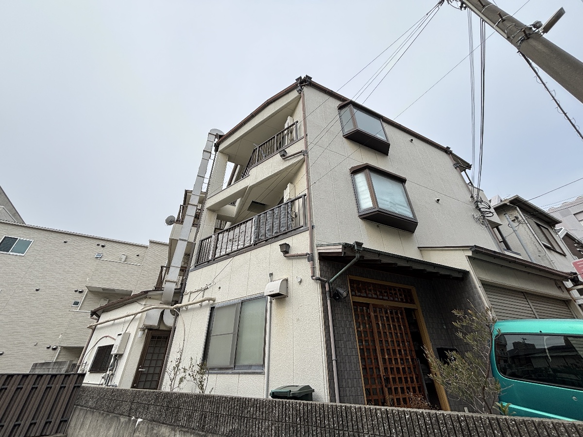 サンパレスとよふく