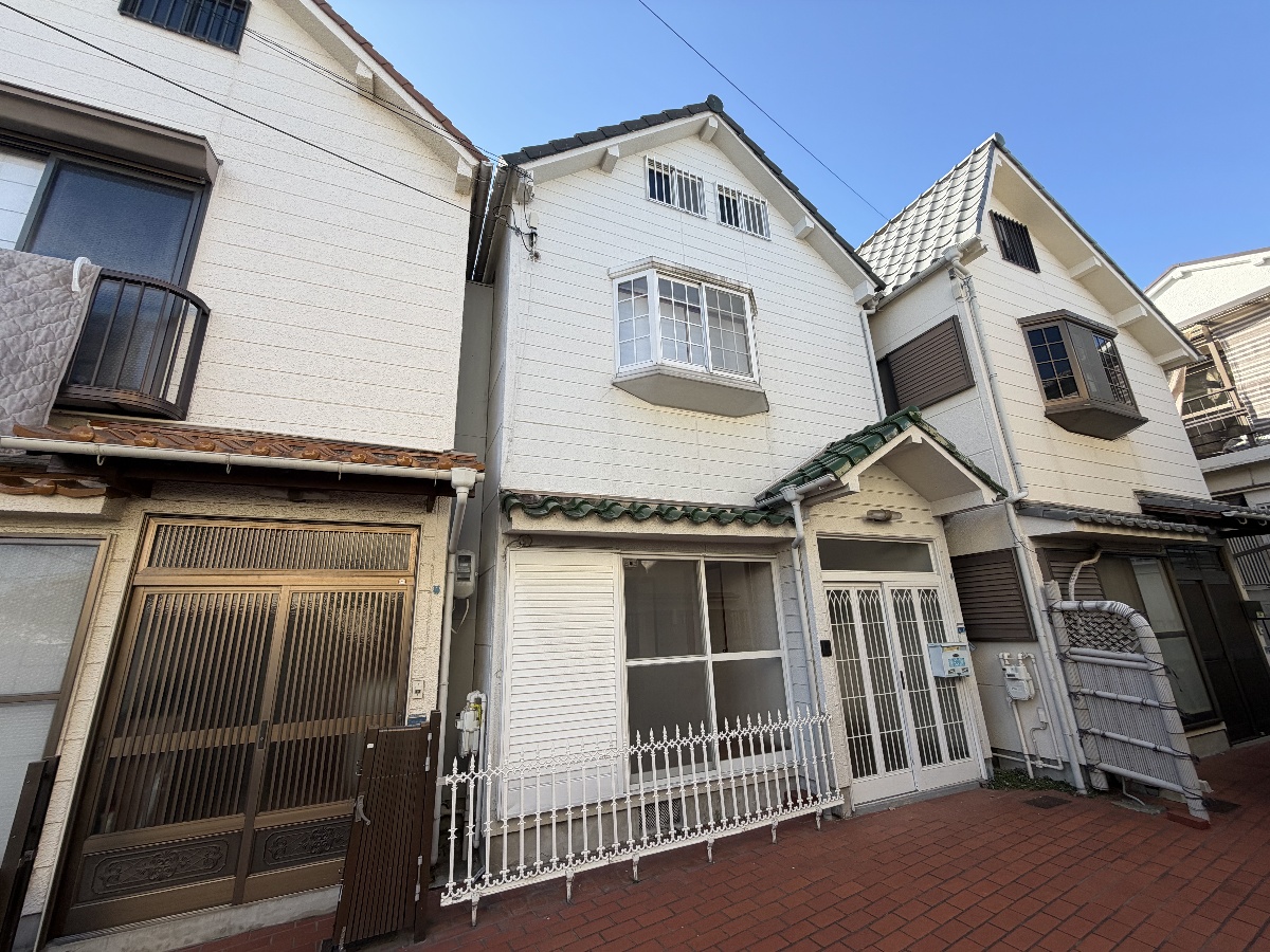 離宮前町1丁目貸家