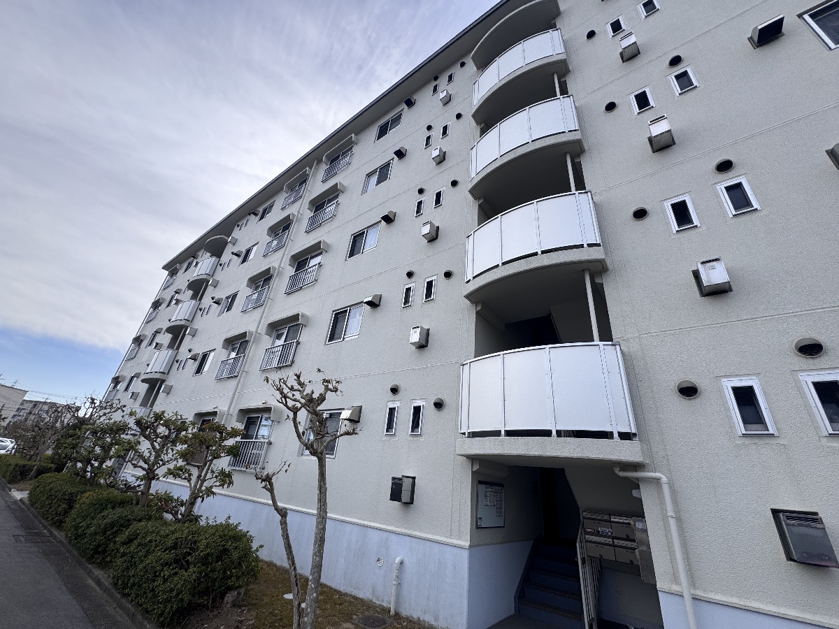 ひよどり台2団地16号棟