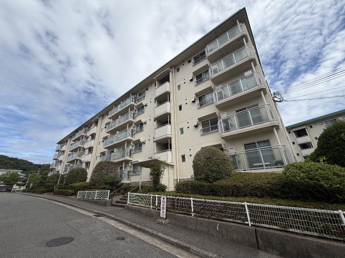 名谷18団地83号棟