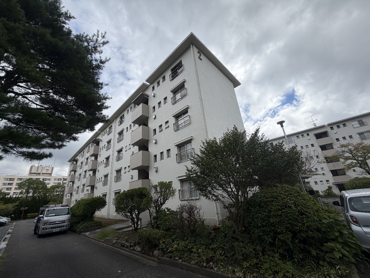 鈴蘭台第3団地第2号棟
