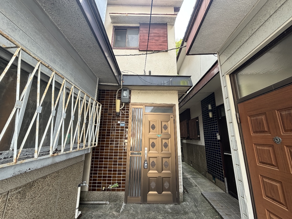 西丸山町3丁目貸家